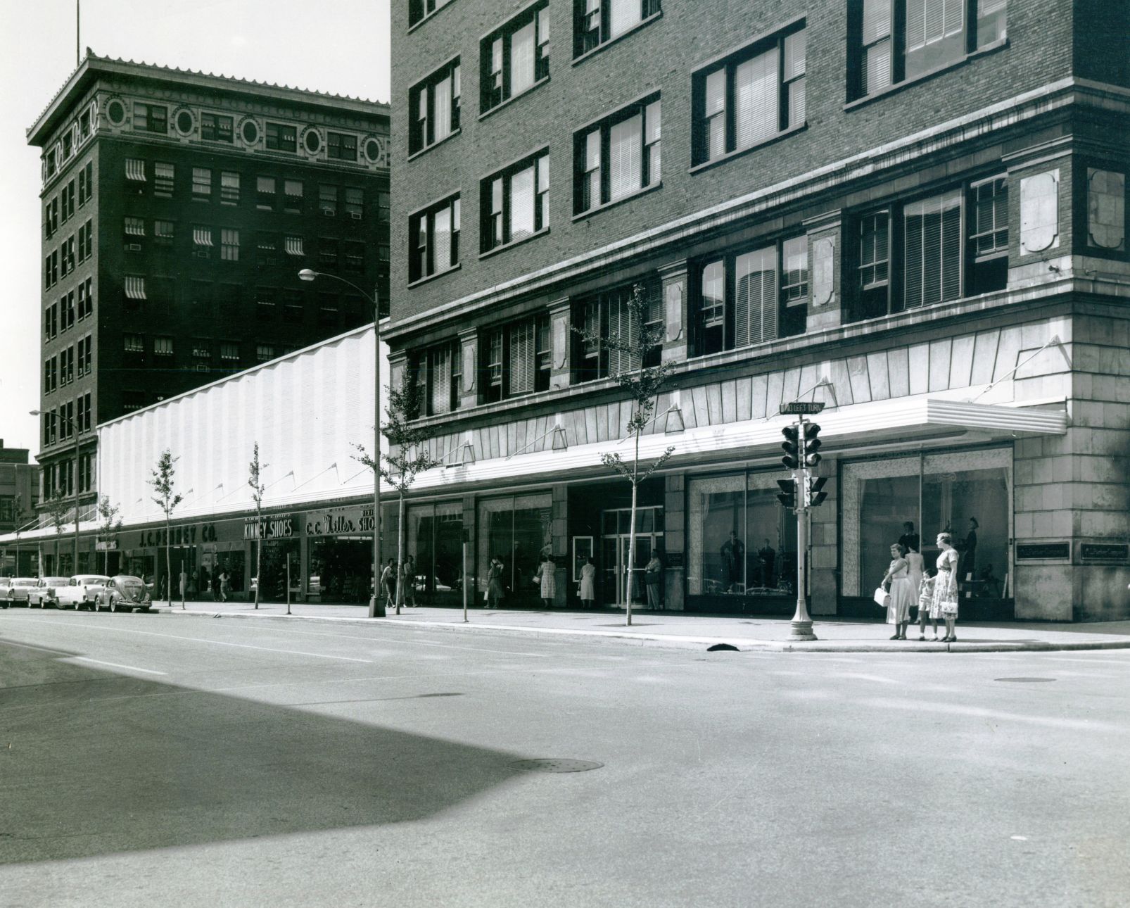 19570820 -- Putnam Building